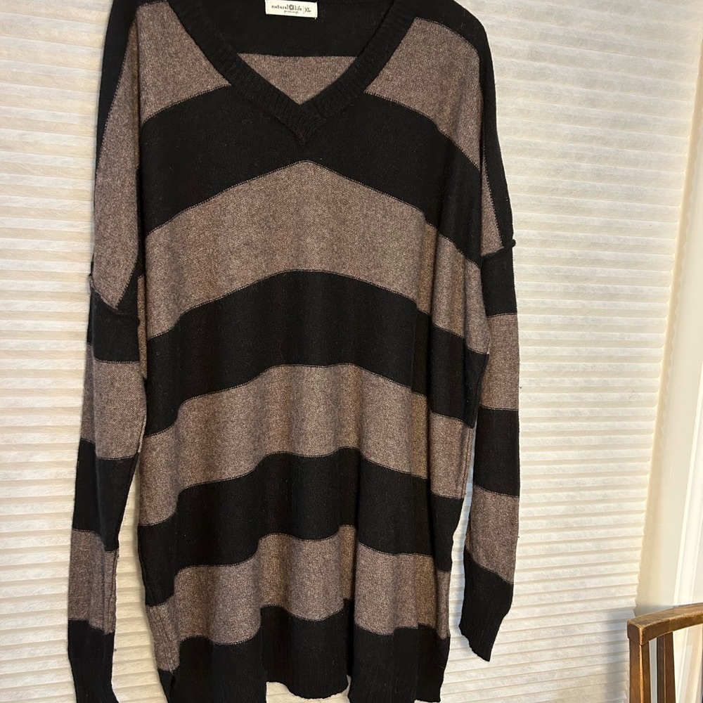 NATURAL LIFE Black and Brown V-Neck Sweater Dress